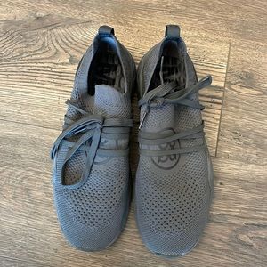 G/Fore shoes size 10. EUC.